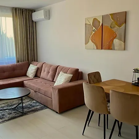 Apartmán Modern Near Cacao Beach, Pool - Balcony 4 Guests