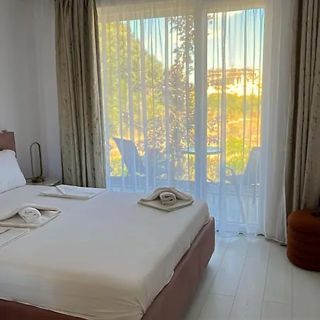 Apartmán Modern Near Cacao Beach, Pool - Balcony 4 Guests *
