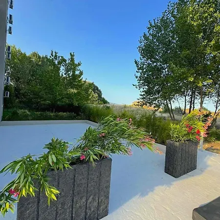 Modern Near Cacao Beach, Pool - Balcony 4 Guests